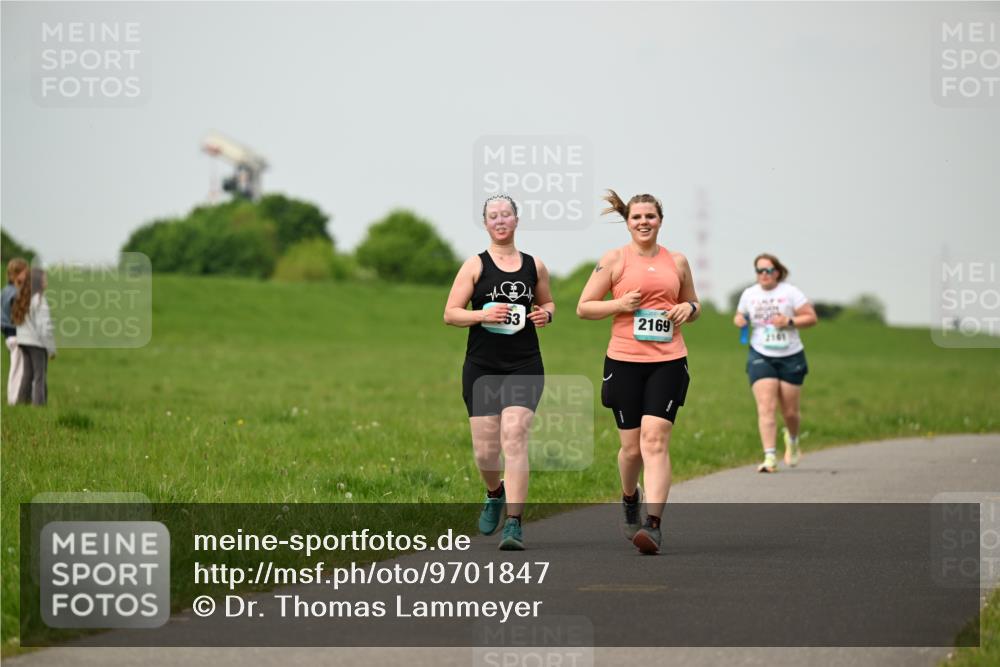 10.05.2026 - 8. Wedeler Halbmarathon Dr. Thomas Lammeyer http://msf.ph/oto/9701847 10.05.2026 11:45:10 Laufen 2169, 2161 meine-sportfotos.de