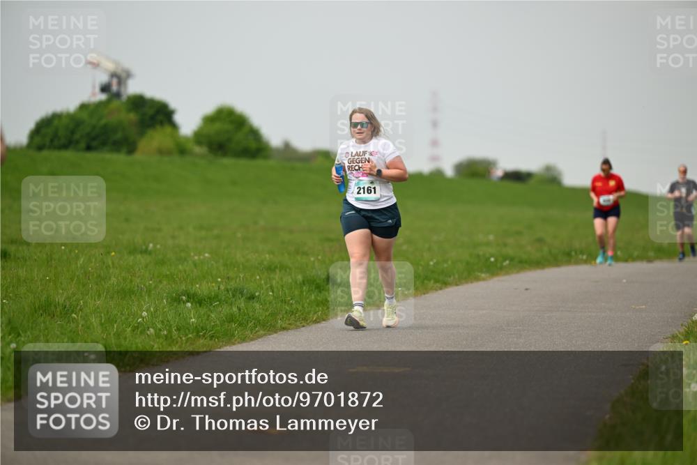 10.05.2026 - 8. Wedeler Halbmarathon Dr. Thomas Lammeyer http://msf.ph/oto/9701872 10.05.2026 11:45:16 Laufen 2161 meine-sportfotos.de