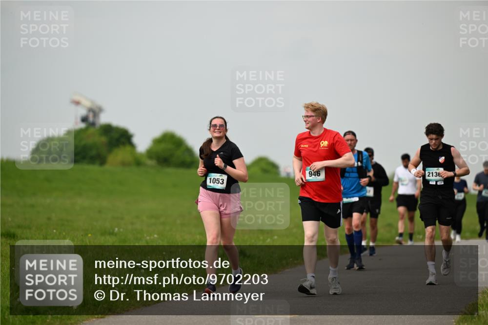 10.05.2026 - 8. Wedeler Halbmarathon Dr. Thomas Lammeyer http://msf.ph/oto/9702203 10.05.2026 11:46:26 Laufen 1053, 946, 2136 meine-sportfotos.de