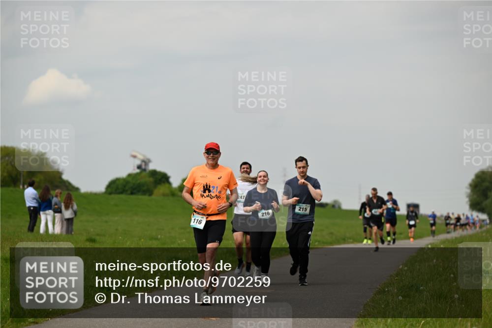 10.05.2026 - 8. Wedeler Halbmarathon Dr. Thomas Lammeyer http://msf.ph/oto/9702259 10.05.2026 11:46:43 Laufen 247, 116, 215, 216 meine-sportfotos.de