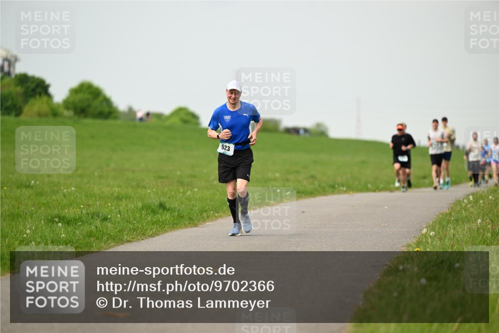 10.05.2026 - 8. Wedeler Halbmarathon Dr. Thomas Lammeyer http://msf.ph/oto/9702366 10.05.2026 11:47:09 Laufen 523 meine-sportfotos.de