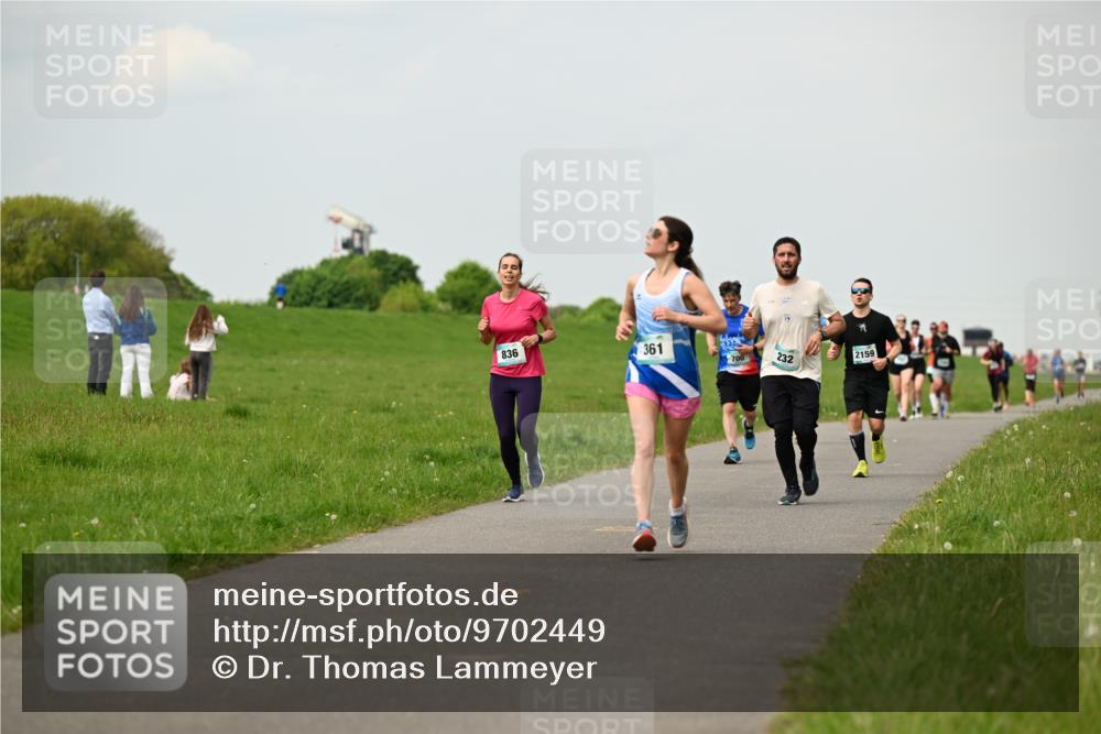 10.05.2026 - 8. Wedeler Halbmarathon Dr. Thomas Lammeyer http://msf.ph/oto/9702449 10.05.2026 11:47:32 Laufen 2159 meine-sportfotos.de
