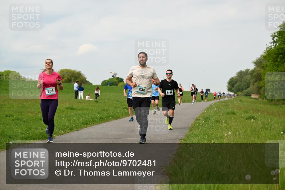 10.05.2026 - 8. Wedeler Halbmarathon Dr. Thomas Lammeyer http://msf.ph/oto/9702481 10.05.2026 11:47:37 Laufen 232, 2159, 836 meine-sportfotos.de