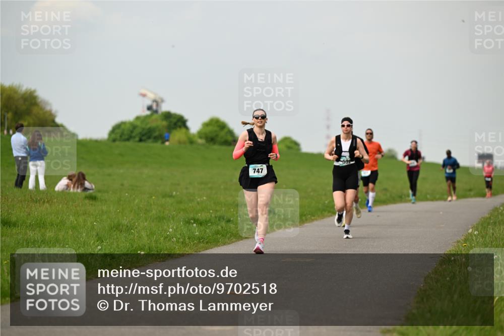 10.05.2026 - 8. Wedeler Halbmarathon Dr. Thomas Lammeyer http://msf.ph/oto/9702518 10.05.2026 11:47:44 Laufen 747 meine-sportfotos.de