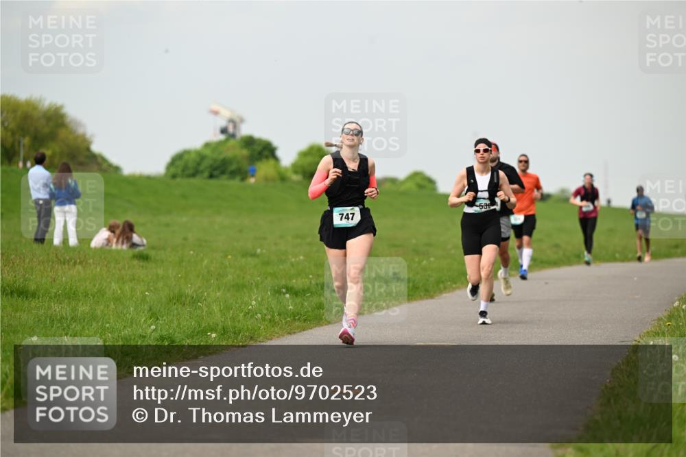 10.05.2026 - 8. Wedeler Halbmarathon Dr. Thomas Lammeyer http://msf.ph/oto/9702523 10.05.2026 11:47:45 Laufen 747, 536 meine-sportfotos.de