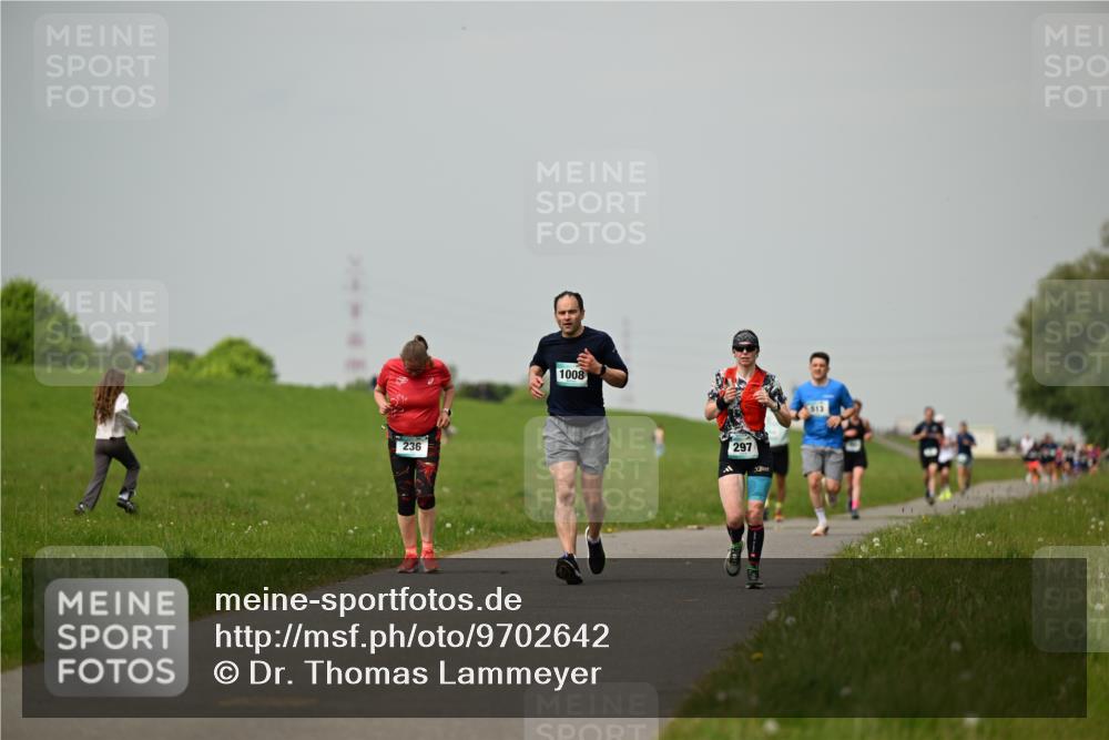 10.05.2026 - 8. Wedeler Halbmarathon Dr. Thomas Lammeyer http://msf.ph/oto/9702642 10.05.2026 11:48:12 Laufen 236, 1008, 297, 513 meine-sportfotos.de