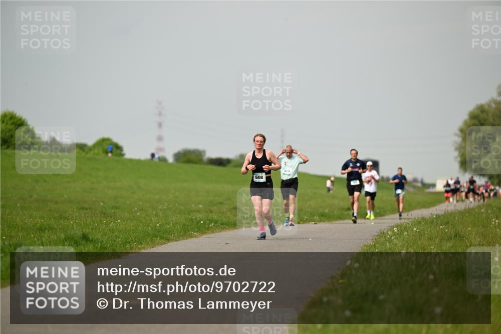 10.05.2026 - 8. Wedeler Halbmarathon Dr. Thomas Lammeyer http://msf.ph/oto/9702722 10.05.2026 11:48:28 Laufen 608 meine-sportfotos.de