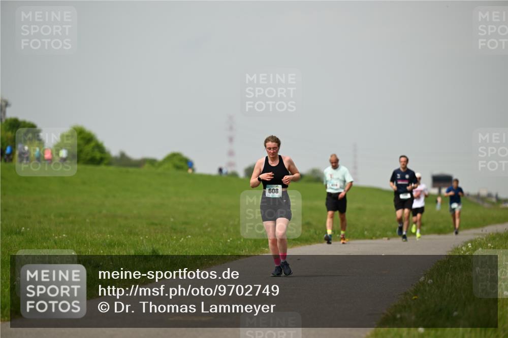 10.05.2026 - 8. Wedeler Halbmarathon Dr. Thomas Lammeyer http://msf.ph/oto/9702749 10.05.2026 11:48:31 Laufen 608 meine-sportfotos.de