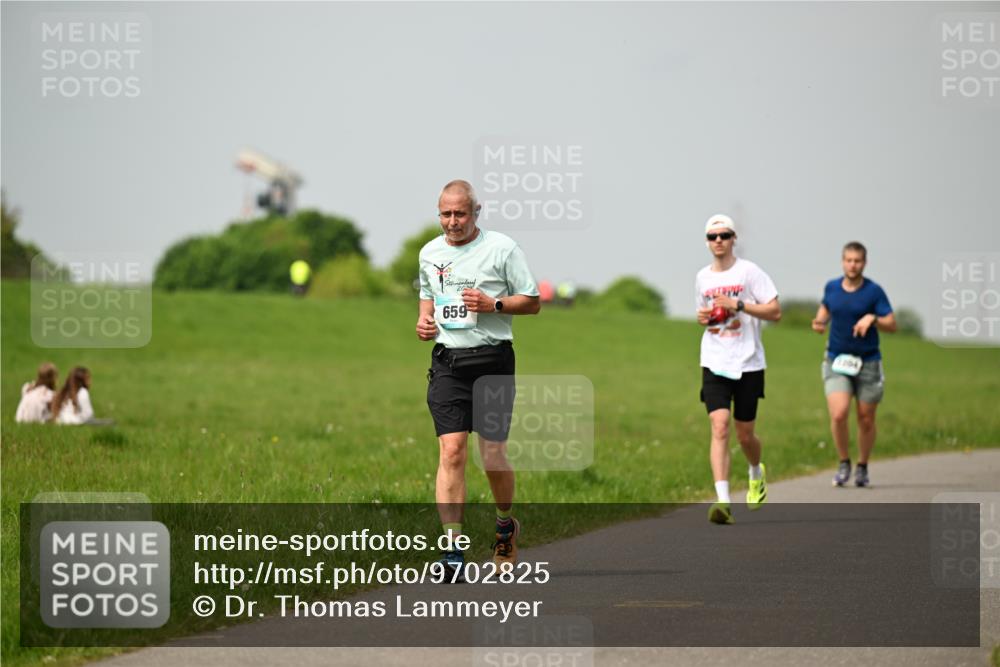 10.05.2026 - 8. Wedeler Halbmarathon Dr. Thomas Lammeyer http://msf.ph/oto/9702825 10.05.2026 11:48:48 Laufen 659 meine-sportfotos.de