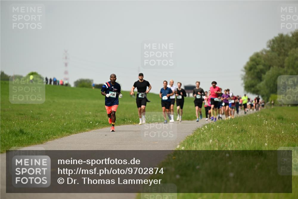 10.05.2026 - 8. Wedeler Halbmarathon Dr. Thomas Lammeyer http://msf.ph/oto/9702874 10.05.2026 11:49:15 Laufen 136 meine-sportfotos.de
