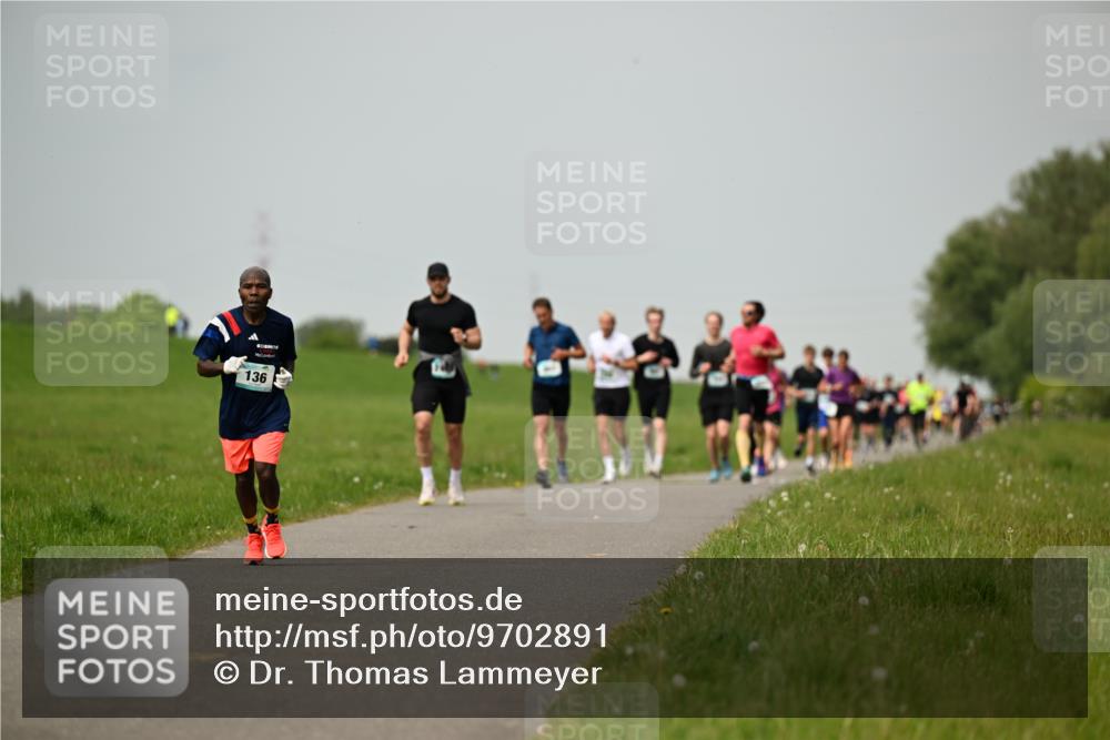 10.05.2026 - 8. Wedeler Halbmarathon Dr. Thomas Lammeyer http://msf.ph/oto/9702891 10.05.2026 11:49:19 Laufen 136 meine-sportfotos.de