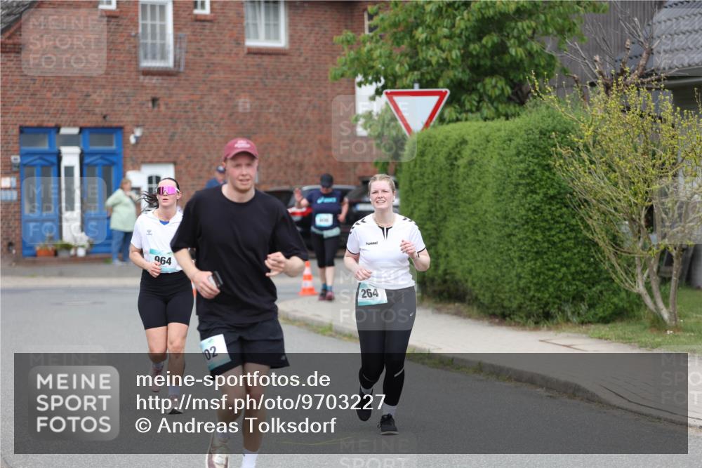 10.05.2026 - 8. Wedeler Halbmarathon Andreas Tolksdorf http://msf.ph/oto/9703227 10.05.2026 10:29:45 Laufen 964, 102, 264 meine-sportfotos.de