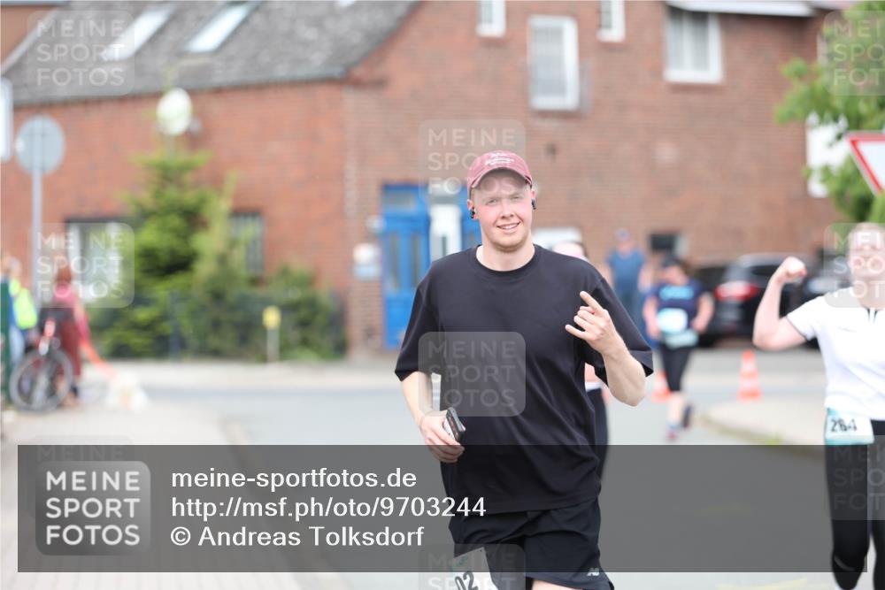 10.05.2026 - 8. Wedeler Halbmarathon Andreas Tolksdorf http://msf.ph/oto/9703244 10.05.2026 10:29:47 Laufen 02, 3, 284 meine-sportfotos.de