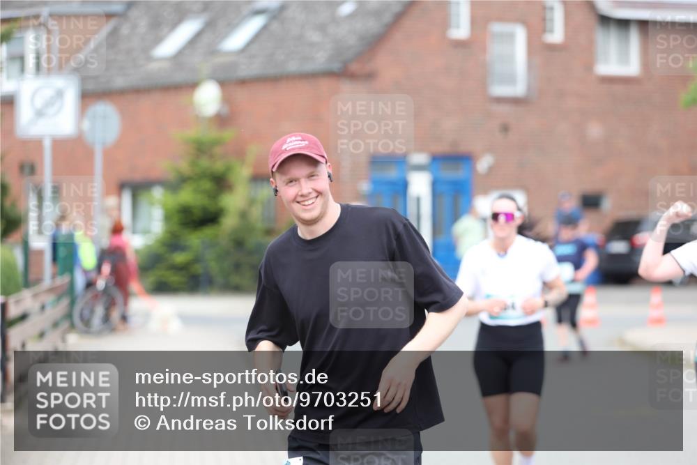 10.05.2026 - 8. Wedeler Halbmarathon Andreas Tolksdorf http://msf.ph/oto/9703251 10.05.2026 10:29:47 Laufen  meine-sportfotos.de