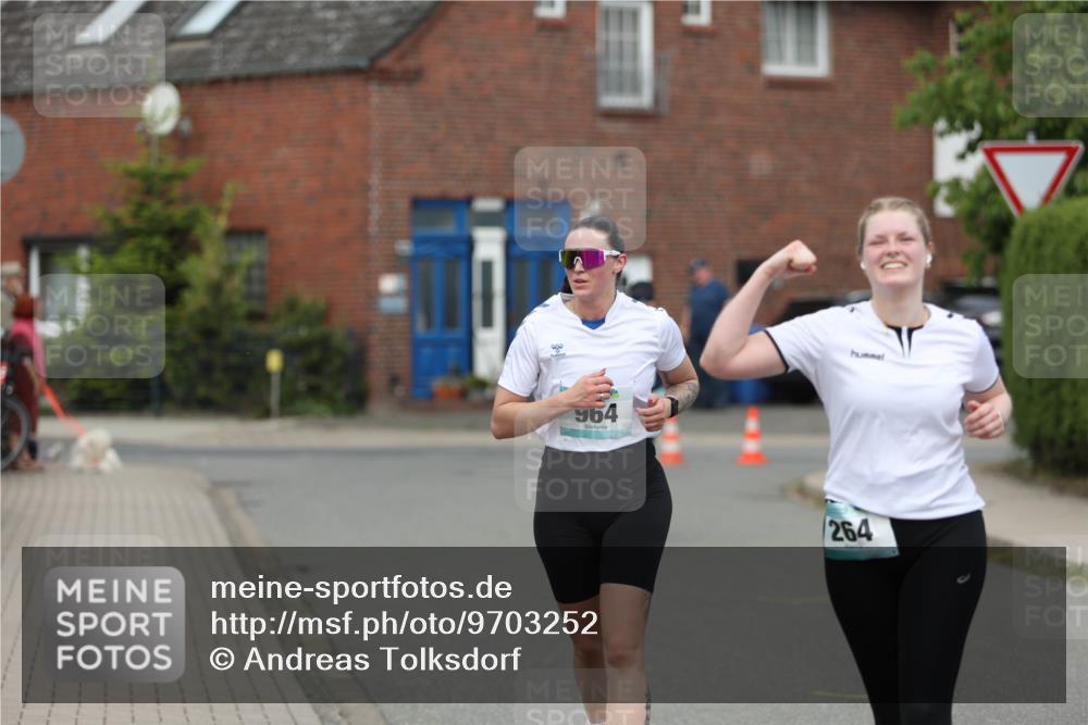 10.05.2026 - 8. Wedeler Halbmarathon Andreas Tolksdorf http://msf.ph/oto/9703252 10.05.2026 10:29:48 Laufen 964, 264 meine-sportfotos.de