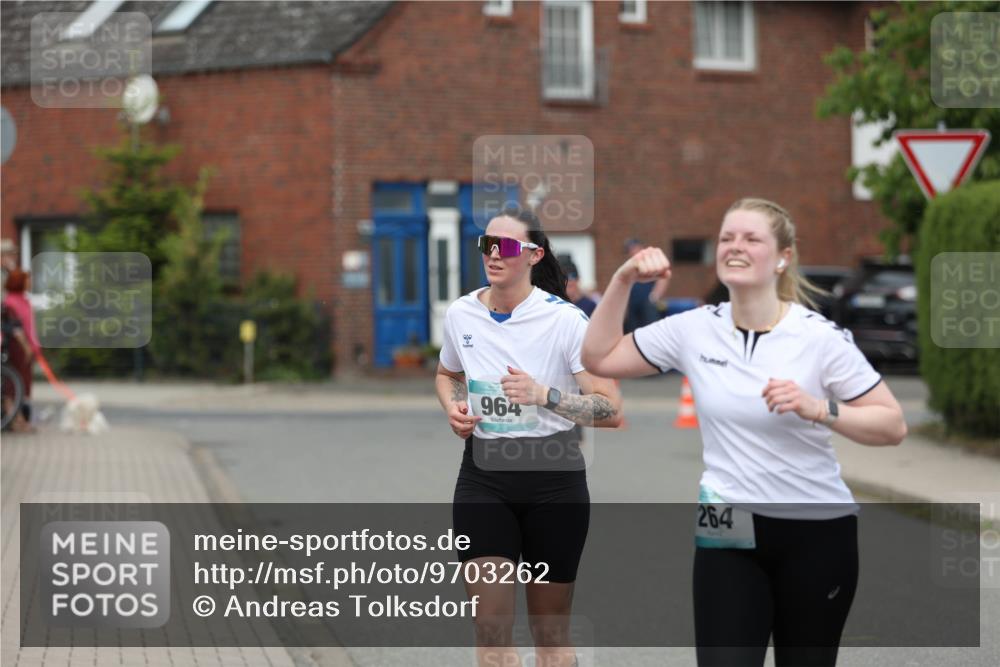 10.05.2026 - 8. Wedeler Halbmarathon Andreas Tolksdorf http://msf.ph/oto/9703262 10.05.2026 10:29:49 Laufen 964, 264 meine-sportfotos.de