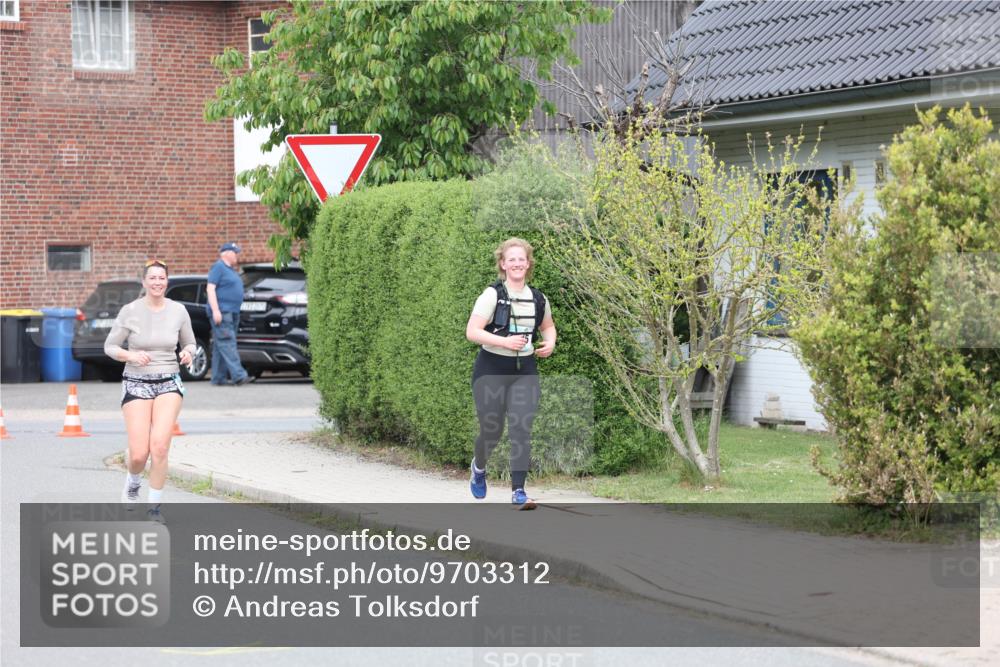10.05.2026 - 8. Wedeler Halbmarathon Andreas Tolksdorf http://msf.ph/oto/9703312 10.05.2026 10:30:14 Laufen  meine-sportfotos.de