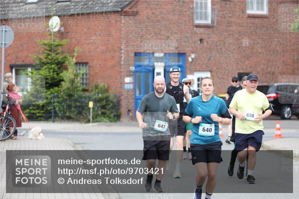 10.05.2026 - 8. Wedeler Halbmarathon Andreas Tolksdorf http://msf.ph/oto/9703421 10.05.2026 10:30:35 Laufen 641, 640, 638 meine-sportfotos.de