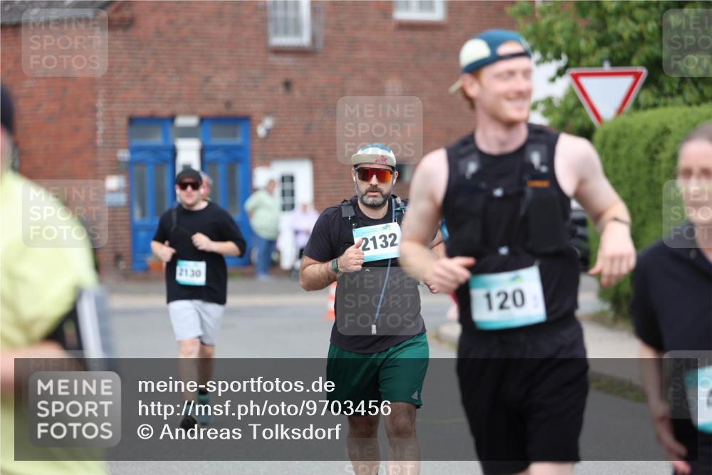 10.05.2026 - 8. Wedeler Halbmarathon Andreas Tolksdorf http://msf.ph/oto/9703456 10.05.2026 10:30:41 Laufen 2130, 2132, 120 meine-sportfotos.de