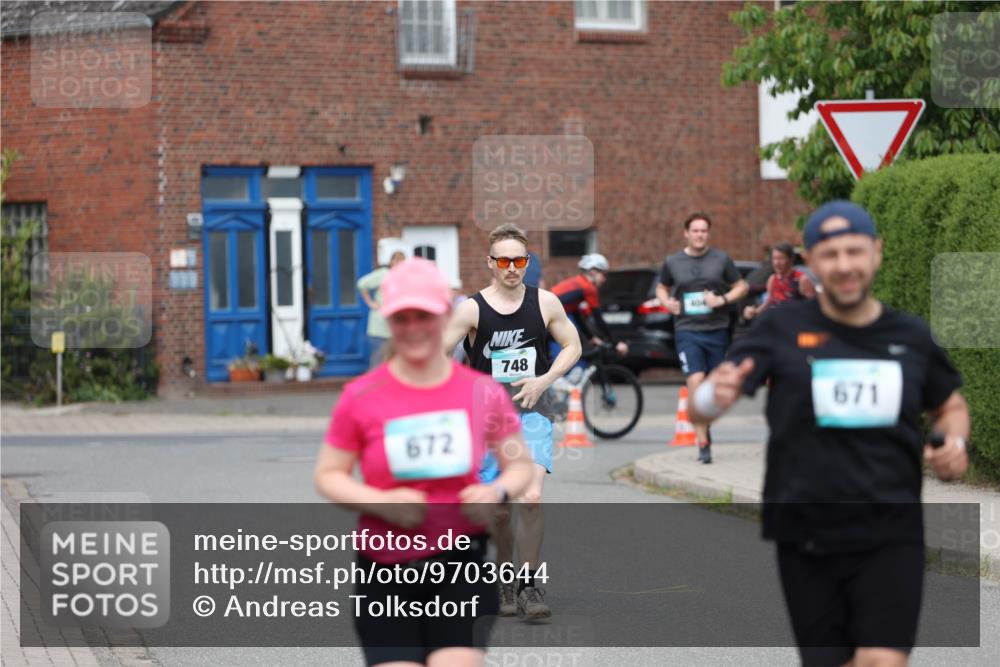 10.05.2026 - 8. Wedeler Halbmarathon Andreas Tolksdorf http://msf.ph/oto/9703644 10.05.2026 10:31:35 Laufen 672, 748, 404, 671 meine-sportfotos.de