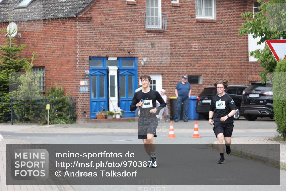 10.05.2026 - 8. Wedeler Halbmarathon Andreas Tolksdorf http://msf.ph/oto/9703874 10.05.2026 10:32:12 Laufen 445, 427 meine-sportfotos.de