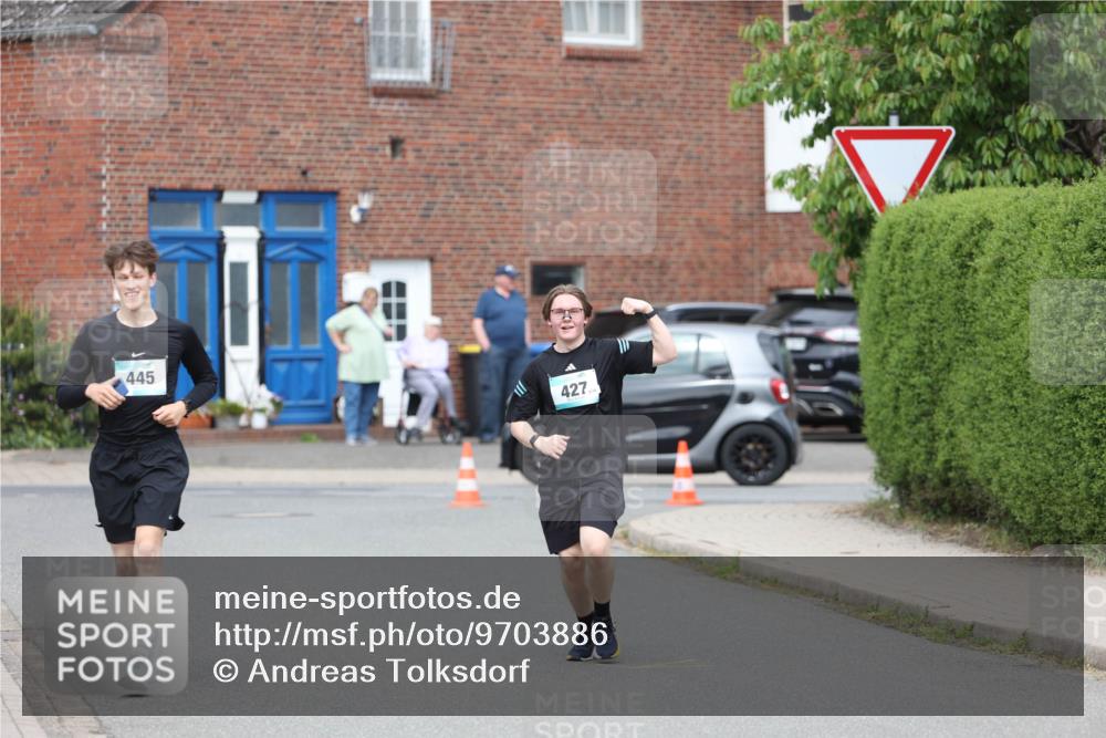 10.05.2026 - 8. Wedeler Halbmarathon Andreas Tolksdorf http://msf.ph/oto/9703886 10.05.2026 10:32:14 Laufen 445, 427 meine-sportfotos.de
