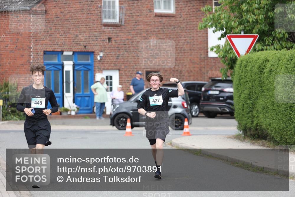 10.05.2026 - 8. Wedeler Halbmarathon Andreas Tolksdorf http://msf.ph/oto/9703891 10.05.2026 10:32:14 Laufen 445, 427 meine-sportfotos.de