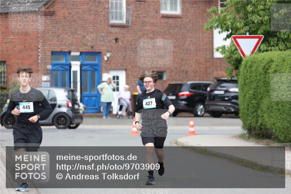 10.05.2026 - 8. Wedeler Halbmarathon Andreas Tolksdorf http://msf.ph/oto/9703909 10.05.2026 10:32:15 Laufen 445, 427 meine-sportfotos.de