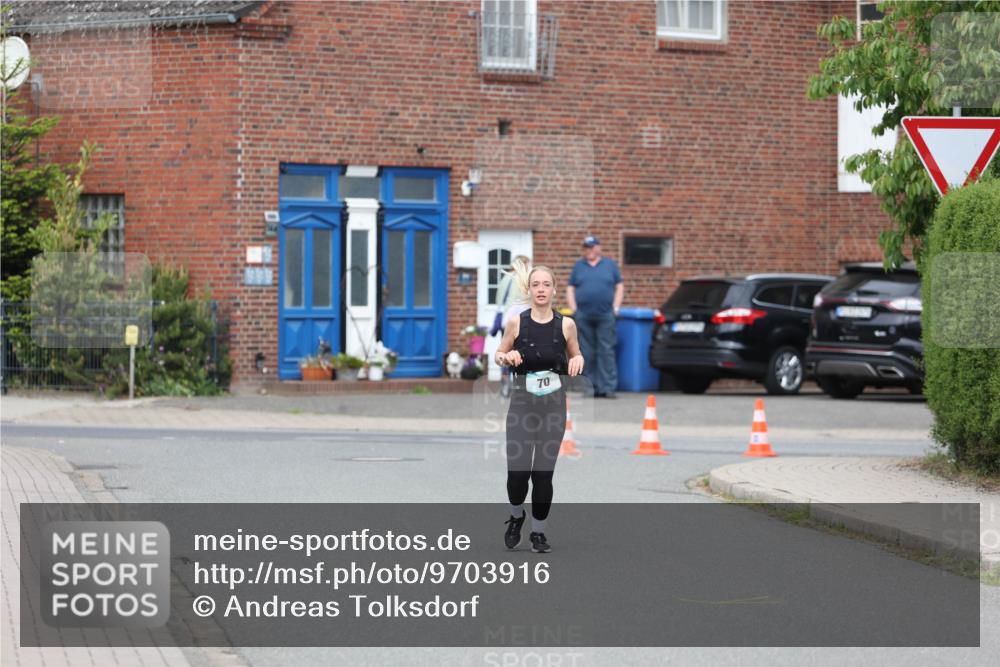 10.05.2026 - 8. Wedeler Halbmarathon Andreas Tolksdorf http://msf.ph/oto/9703916 10.05.2026 10:32:29 Laufen 70 meine-sportfotos.de