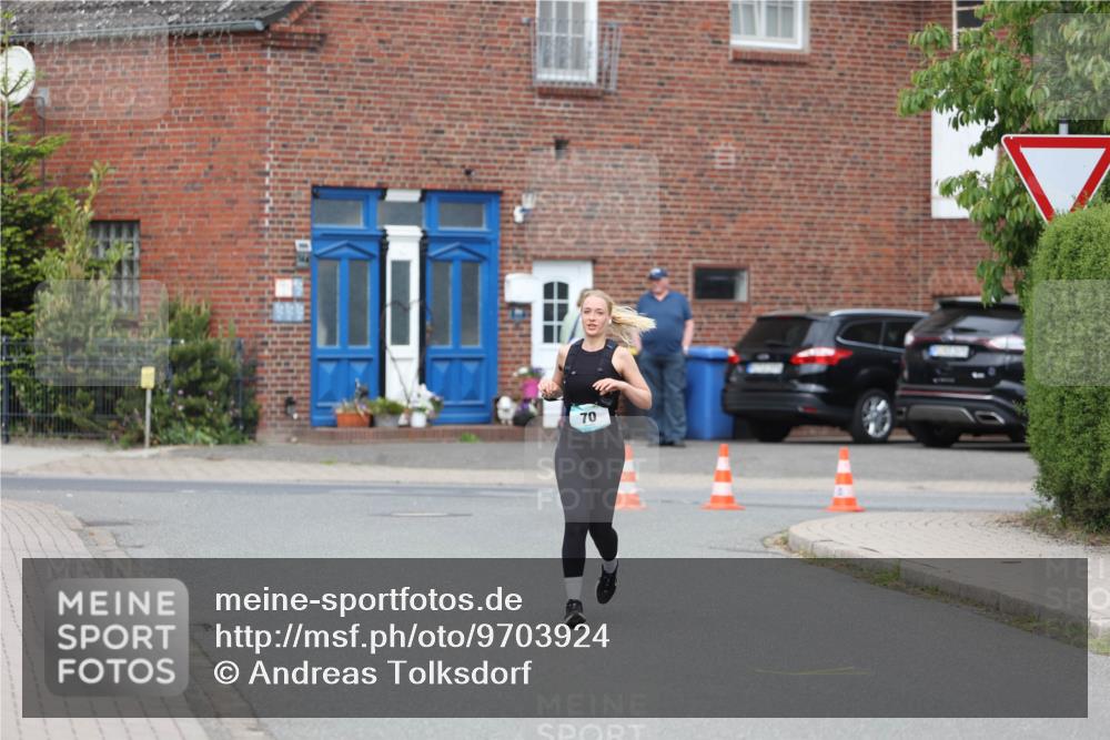 10.05.2026 - 8. Wedeler Halbmarathon Andreas Tolksdorf http://msf.ph/oto/9703924 10.05.2026 10:32:29 Laufen 70 meine-sportfotos.de