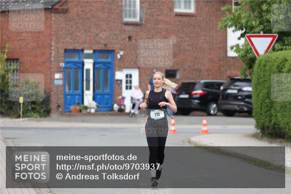 10.05.2026 - 8. Wedeler Halbmarathon Andreas Tolksdorf http://msf.ph/oto/9703937 10.05.2026 10:32:31 Laufen 70 meine-sportfotos.de
