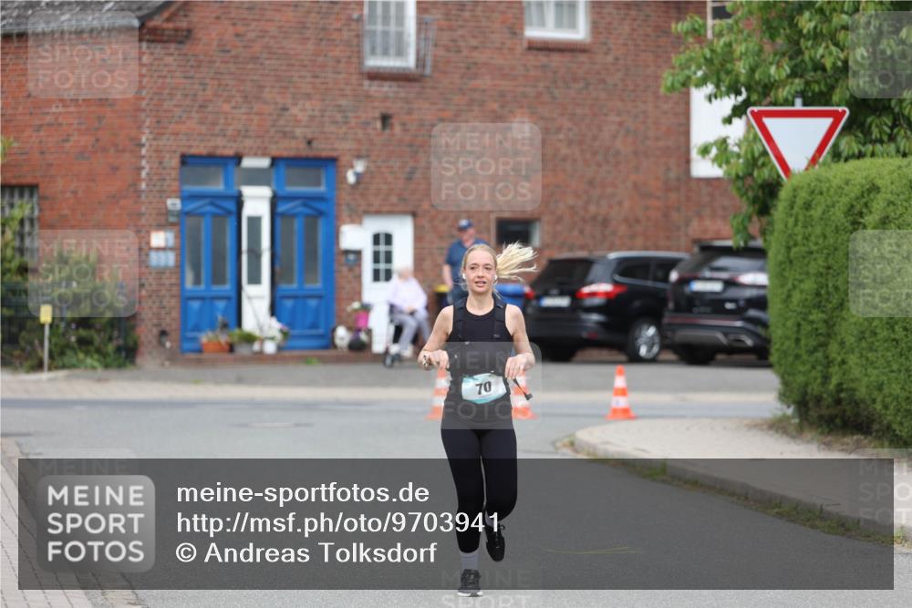 10.05.2026 - 8. Wedeler Halbmarathon Andreas Tolksdorf http://msf.ph/oto/9703941 10.05.2026 10:32:31 Laufen 70 meine-sportfotos.de