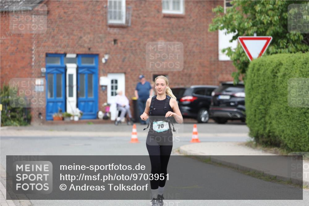 10.05.2026 - 8. Wedeler Halbmarathon Andreas Tolksdorf http://msf.ph/oto/9703951 10.05.2026 10:32:32 Laufen 70 meine-sportfotos.de