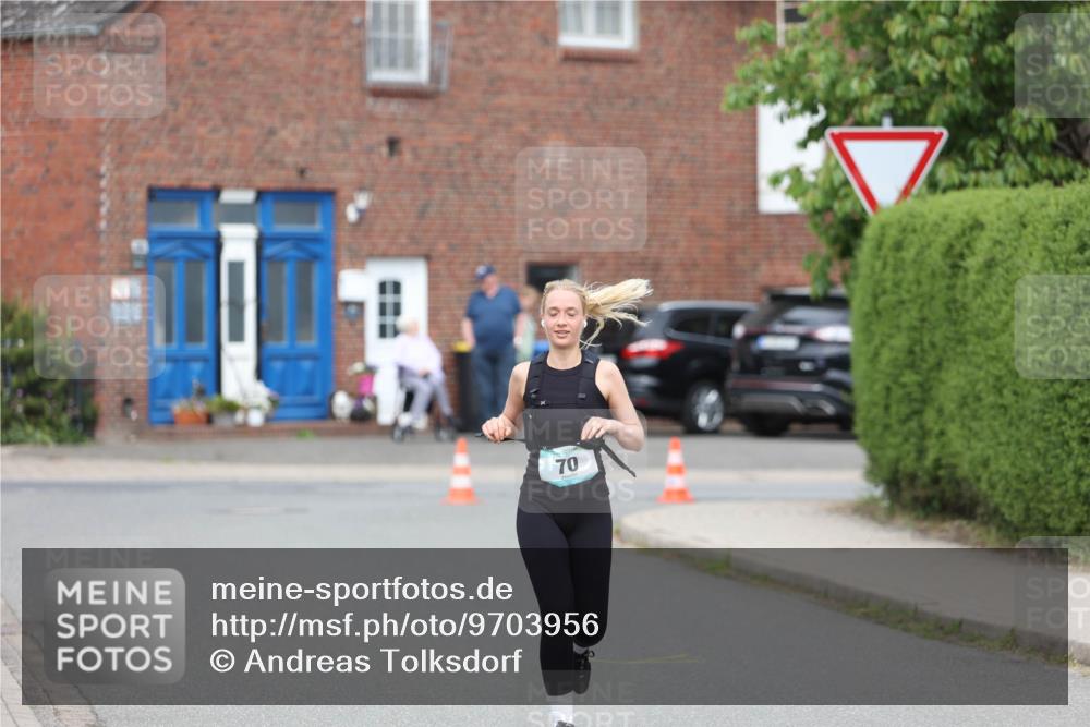 10.05.2026 - 8. Wedeler Halbmarathon Andreas Tolksdorf http://msf.ph/oto/9703956 10.05.2026 10:32:32 Laufen 70 meine-sportfotos.de