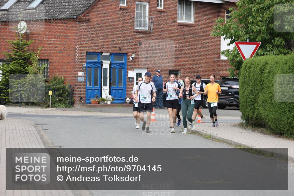 10.05.2026 - 8. Wedeler Halbmarathon Andreas Tolksdorf http://msf.ph/oto/9704145 10.05.2026 10:34:20 Laufen 488, 487 meine-sportfotos.de