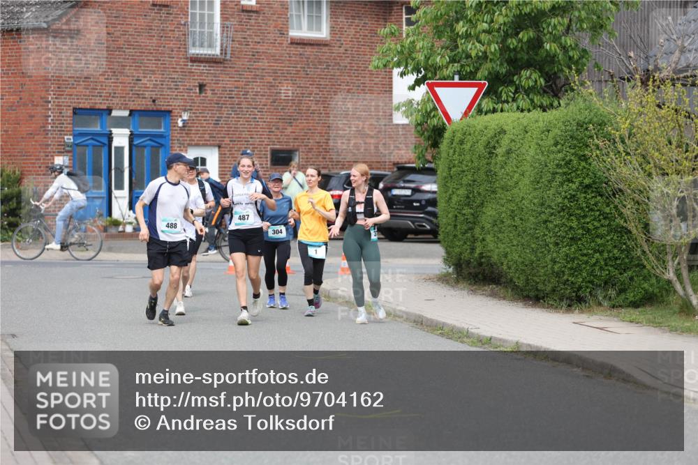10.05.2026 - 8. Wedeler Halbmarathon Andreas Tolksdorf http://msf.ph/oto/9704162 10.05.2026 10:34:22 Laufen 488, 487, 304 meine-sportfotos.de