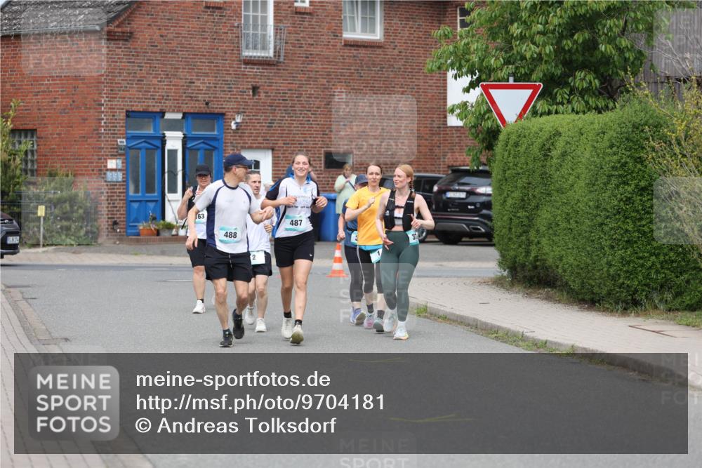 10.05.2026 - 8. Wedeler Halbmarathon Andreas Tolksdorf http://msf.ph/oto/9704181 10.05.2026 10:34:23 Laufen 63, 488, 487, 31 meine-sportfotos.de