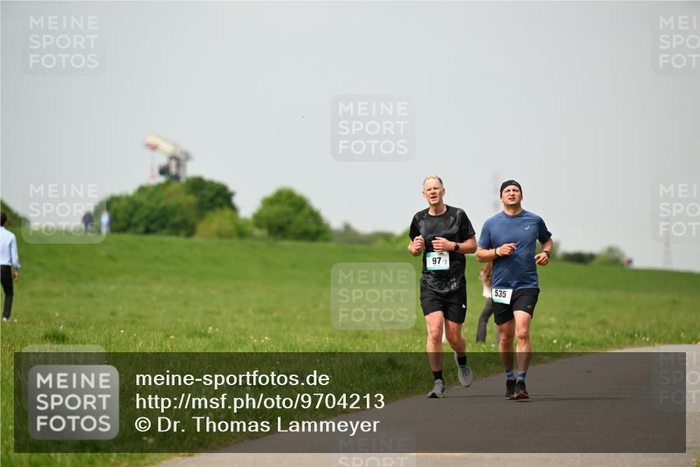 10.05.2026 - 8. Wedeler Halbmarathon Dr. Thomas Lammeyer http://msf.ph/oto/9704213 10.05.2026 11:51:27 Laufen 535 meine-sportfotos.de
