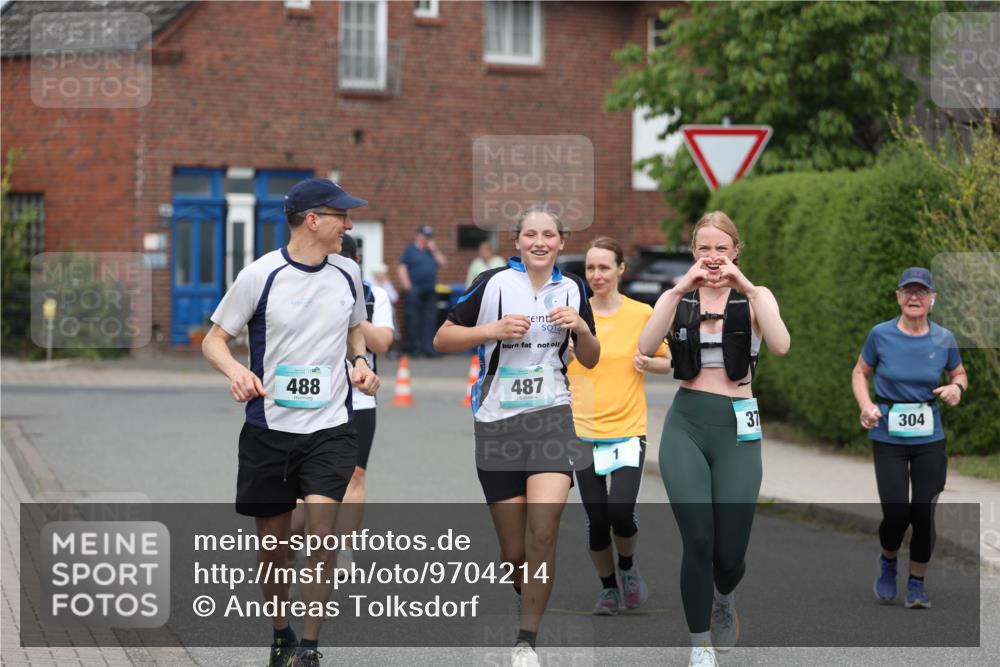 10.05.2026 - 8. Wedeler Halbmarathon Andreas Tolksdorf http://msf.ph/oto/9704214 10.05.2026 10:34:28 Laufen 488, 487, 37, 304 meine-sportfotos.de