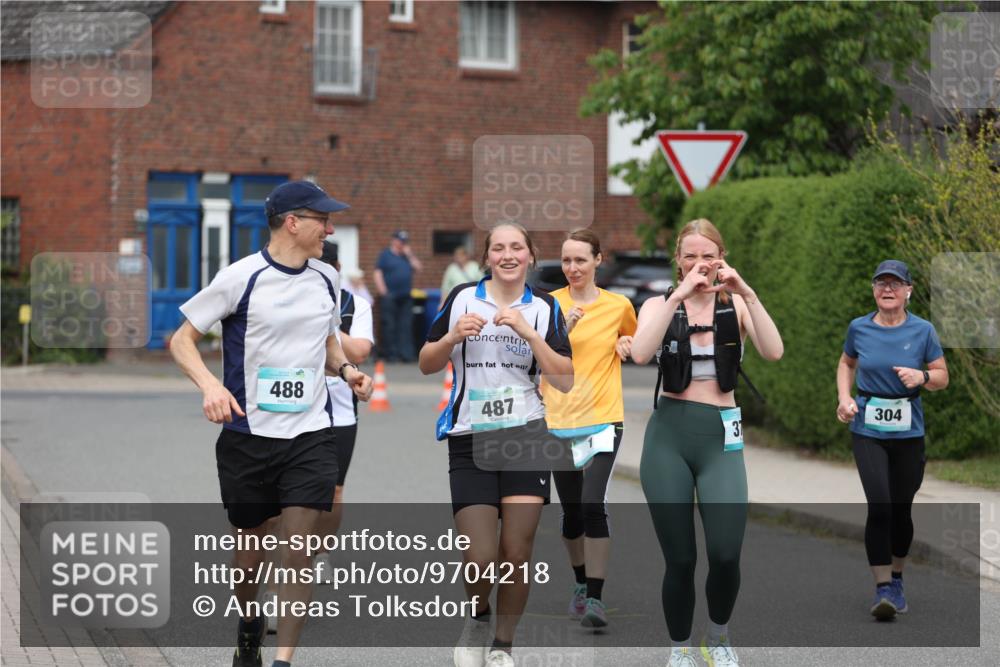 10.05.2026 - 8. Wedeler Halbmarathon Andreas Tolksdorf http://msf.ph/oto/9704218 10.05.2026 10:34:28 Laufen 488, 487, 304, 37 meine-sportfotos.de