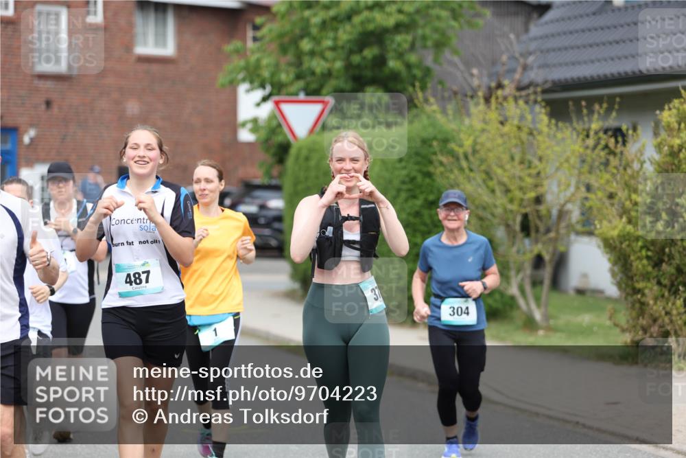 10.05.2026 - 8. Wedeler Halbmarathon Andreas Tolksdorf http://msf.ph/oto/9704223 10.05.2026 10:34:29 Laufen 487, 37, 304 meine-sportfotos.de