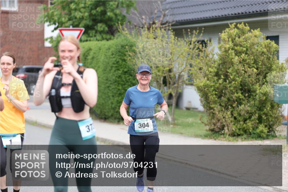 10.05.2026 - 8. Wedeler Halbmarathon Andreas Tolksdorf http://msf.ph/oto/9704231 10.05.2026 10:34:30 Laufen 37, 304 meine-sportfotos.de