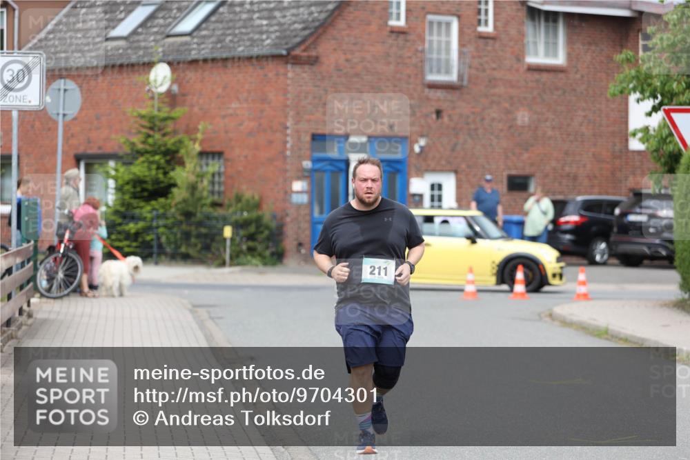10.05.2026 - 8. Wedeler Halbmarathon Andreas Tolksdorf http://msf.ph/oto/9704301 10.05.2026 10:35:12 Laufen 30, 211 meine-sportfotos.de