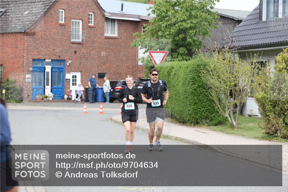 10.05.2026 - 8. Wedeler Halbmarathon Andreas Tolksdorf http://msf.ph/oto/9704634 10.05.2026 10:38:23 Laufen 532, 533 meine-sportfotos.de