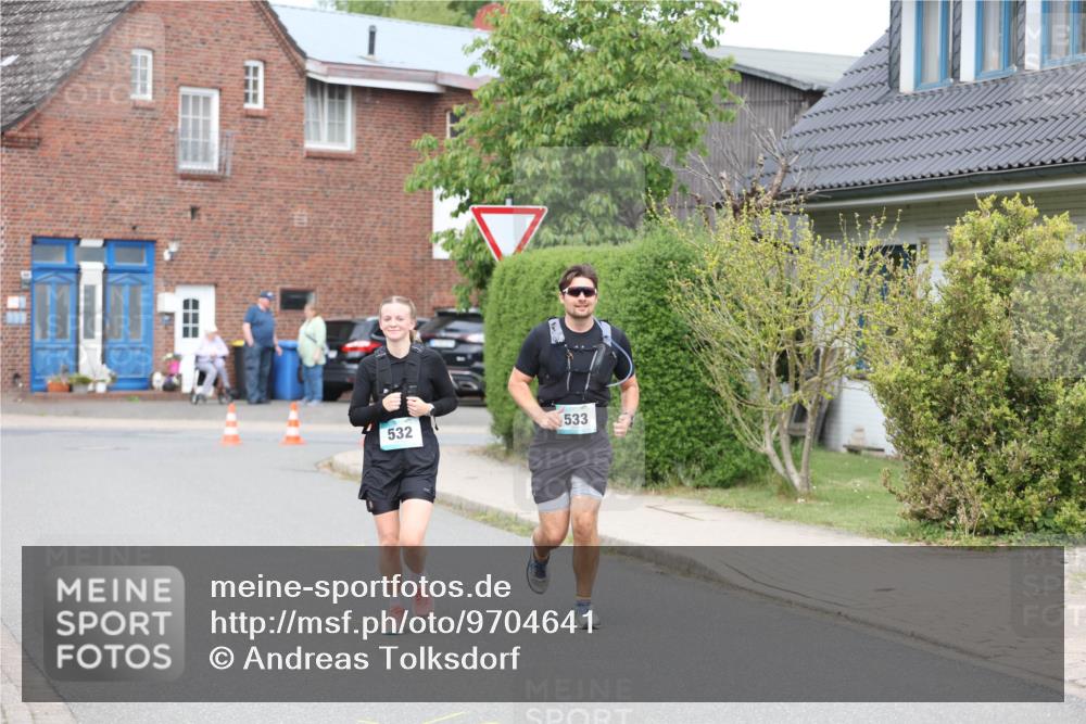 10.05.2026 - 8. Wedeler Halbmarathon Andreas Tolksdorf http://msf.ph/oto/9704641 10.05.2026 10:38:24 Laufen 532, 533 meine-sportfotos.de