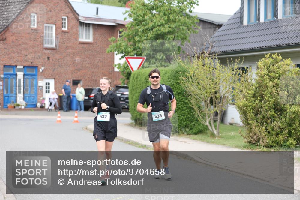 10.05.2026 - 8. Wedeler Halbmarathon Andreas Tolksdorf http://msf.ph/oto/9704658 10.05.2026 10:38:24 Laufen 532, 533 meine-sportfotos.de