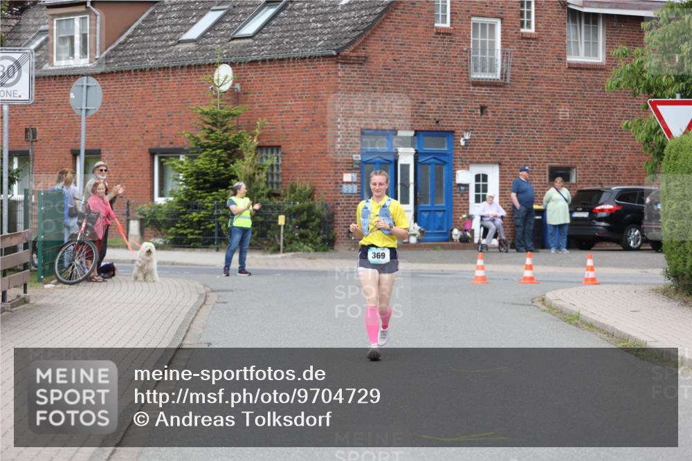 10.05.2026 - 8. Wedeler Halbmarathon Andreas Tolksdorf http://msf.ph/oto/9704729 10.05.2026 10:40:15 Laufen 309, 369 meine-sportfotos.de