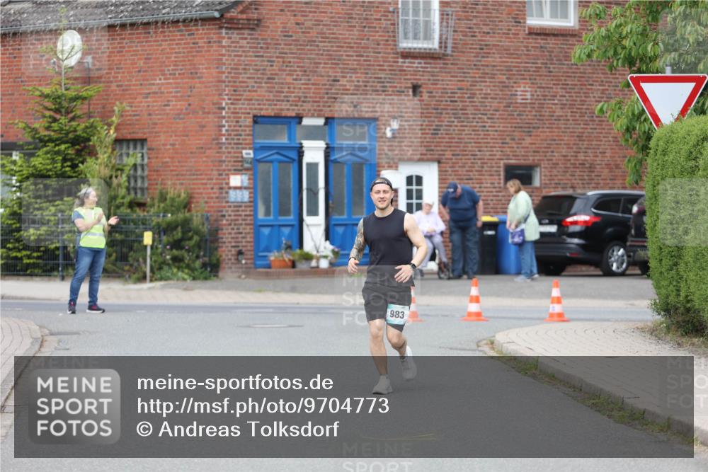 10.05.2026 - 8. Wedeler Halbmarathon Andreas Tolksdorf http://msf.ph/oto/9704773 10.05.2026 10:40:47 Laufen 983 meine-sportfotos.de