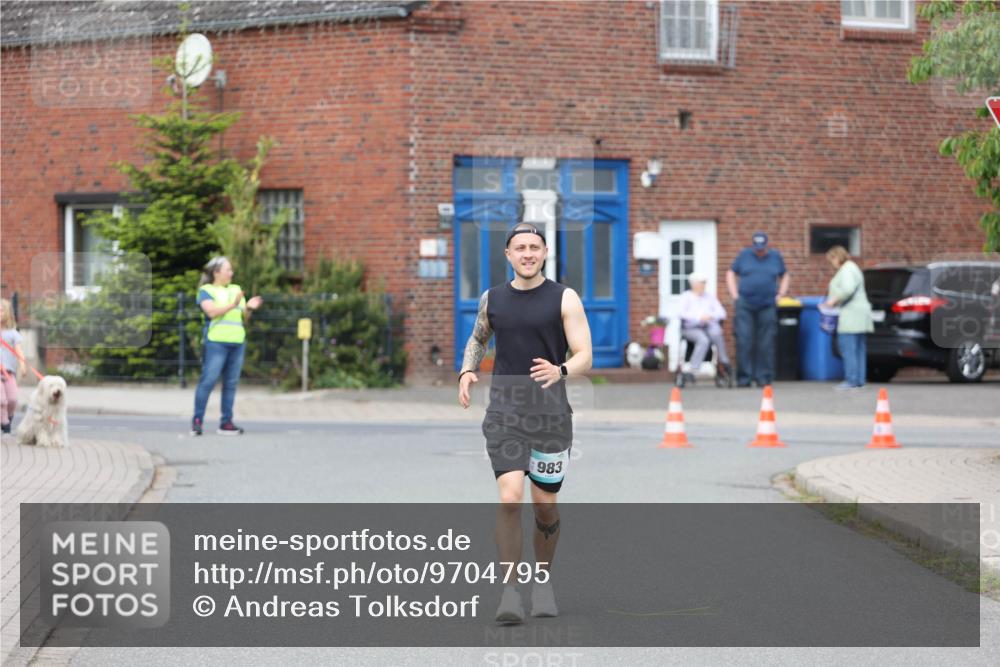10.05.2026 - 8. Wedeler Halbmarathon Andreas Tolksdorf http://msf.ph/oto/9704795 10.05.2026 10:40:50 Laufen 983 meine-sportfotos.de