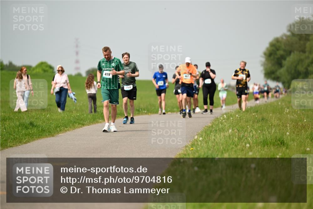 10.05.2026 - 8. Wedeler Halbmarathon Dr. Thomas Lammeyer http://msf.ph/oto/9704816 10.05.2026 11:52:45 Laufen 419, 269 meine-sportfotos.de